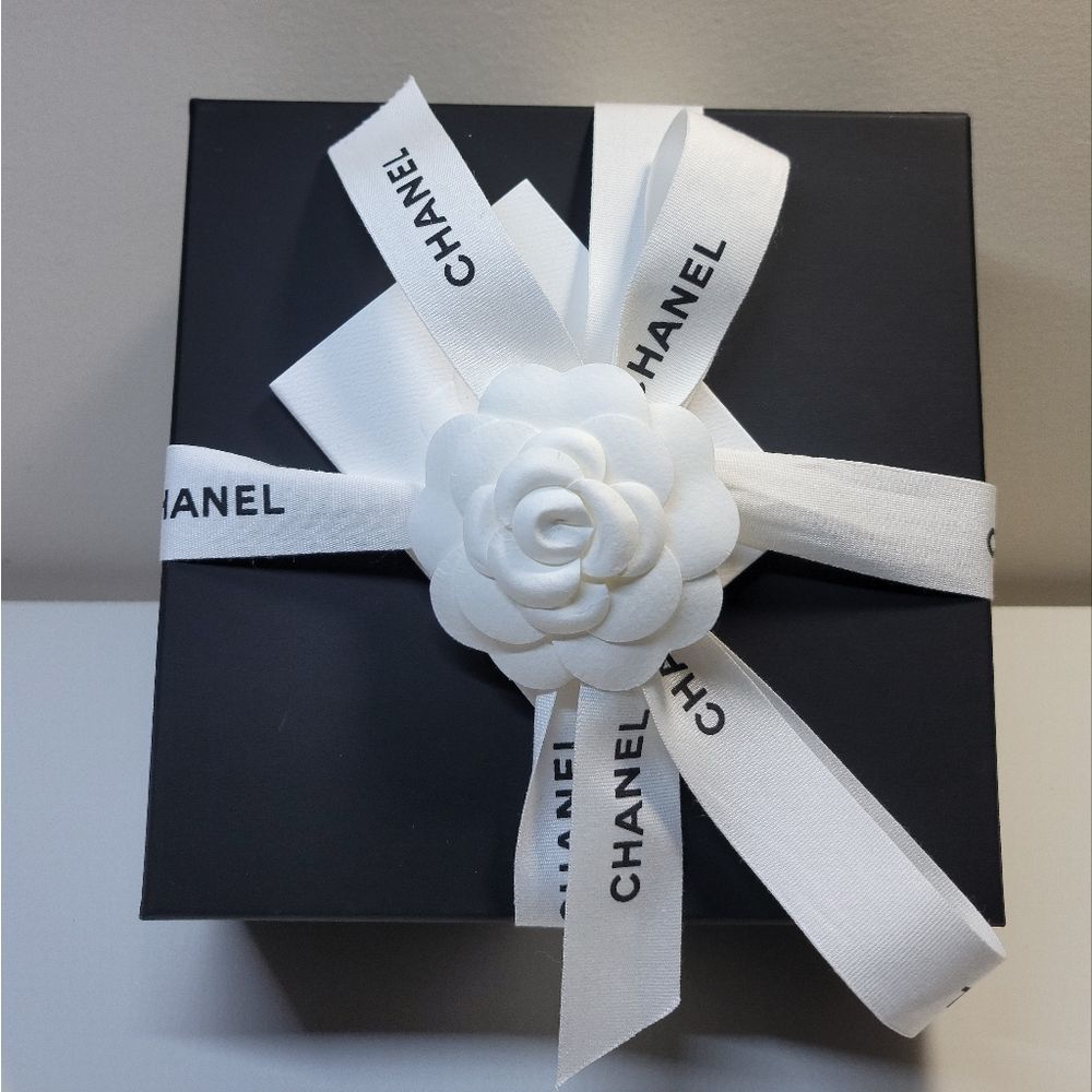 ❌️SOLD❌️ Chanel Heart Bag - Picture 9 of 12